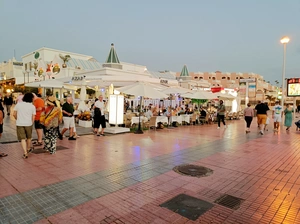 Paseo Marítimo Costa Adeje (Fañabé) - España