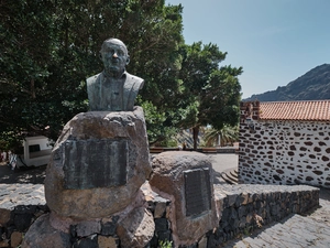 Monumento a D. José Pérez González - Espanha