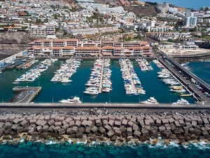 Puerto de Los Gigantes - Espanha