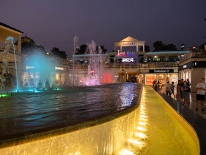 Centro Comercial Safari - Spanien